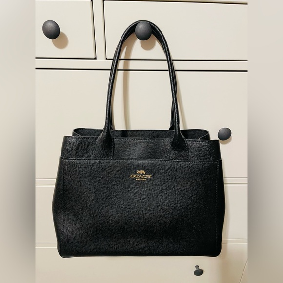 Coach Handbags - Coach Black Leather Shoulder Tote